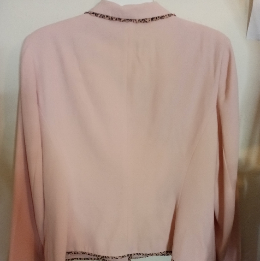 Clio 2 Suit Pink with leopard outline. Size 14 - Picture 4 of 8